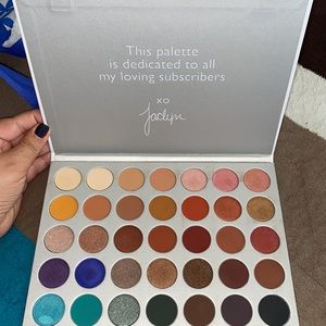 New! Morphe Jaclyn Hill Palette!
